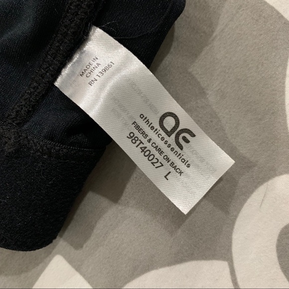 Black athletics essentials sports bra - Picture 3 of 3